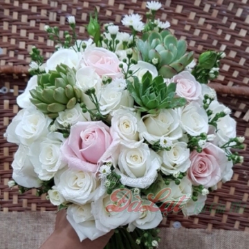 Cầm tay cô dâu 4