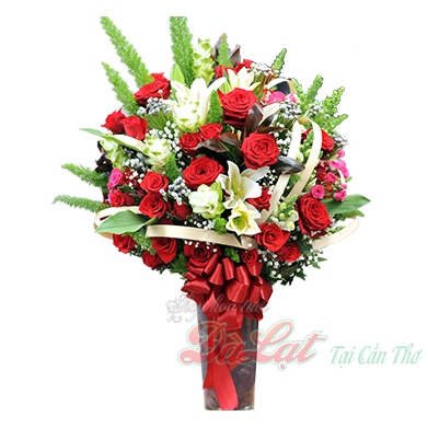 Hồng đỏ và lyly